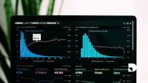Gráficos lleno de información del sitio web donde se muestran diferente métricas de rendimiento del sitio que ayudan a mejorar el seo