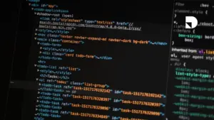 codigo html de una página web donde se ve la estructura de cada una de las secciones en especial se muestran las etiquetas h